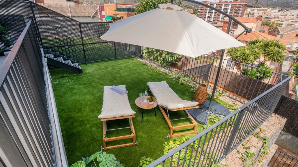 Planta baja en Barcelona, Horta-Guinardó, Frederic Rahola 43-45. Imagen de la terraza verde.