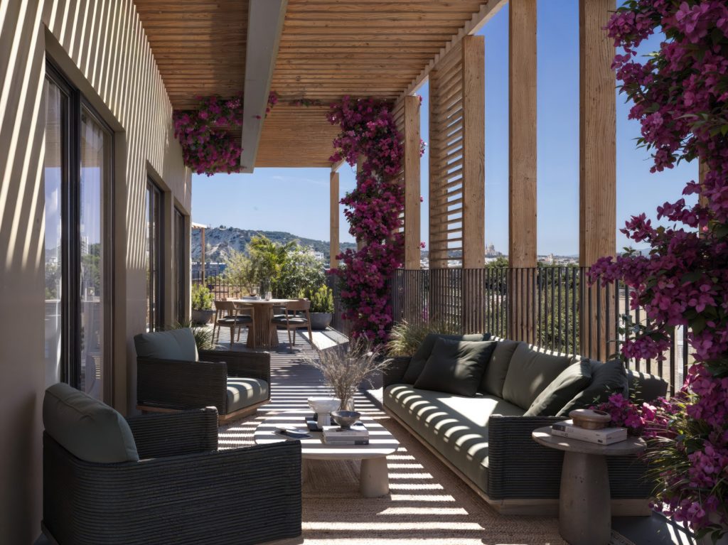 Bonavista bridge | Terraza con pergola aáico Barcelona